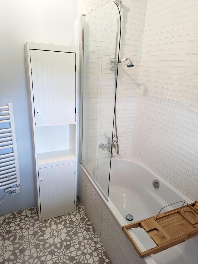 Maison Typique Bretonne Avec Toit De Chaume Camors Luaran gambar