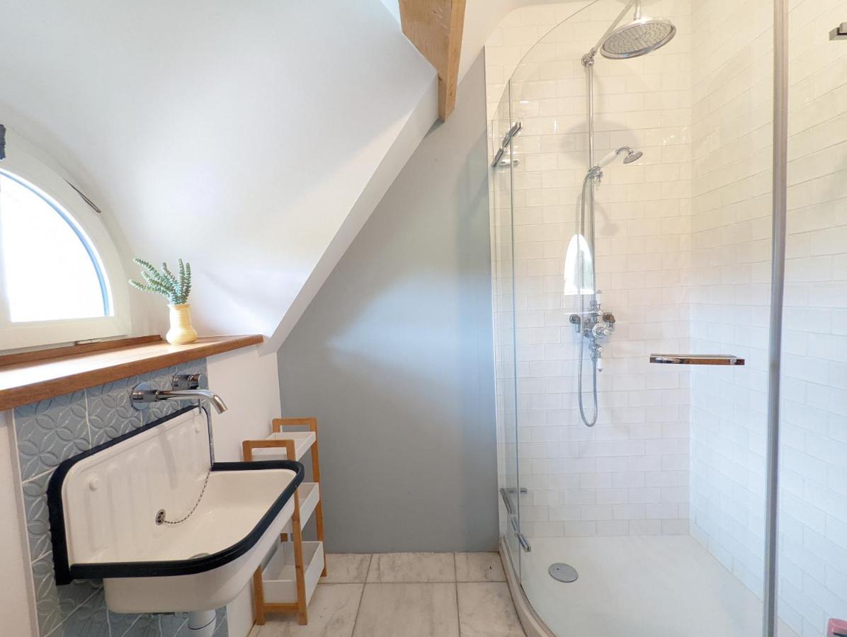 Maison Typique Bretonne Avec Toit De Chaume Camors Luaran gambar
