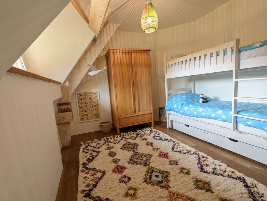 Maison Typique Bretonne Avec Toit De Chaume Camors Luaran gambar